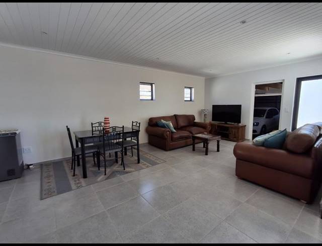 2 BEDROOM HOUSE FOR SALE IN HARBOUR LIGHTS